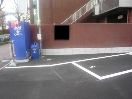 栄生駅前バイク駐車場②