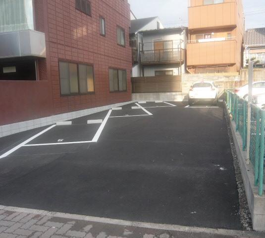 栄生駅前駐車場②