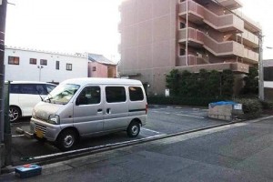 第2コーポ魚半駐車場