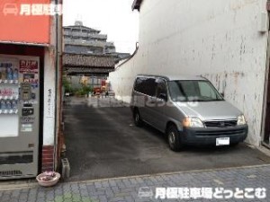 柳ケ枝町1-12駐車場