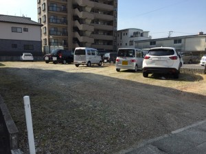 市場木町金岩駐車場