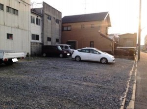 豊田３丁目１８１３駐車場