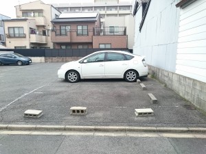 下坂町４丁目駐車場