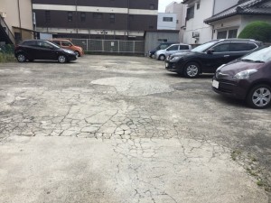 花塚町２丁目高坂駐車場