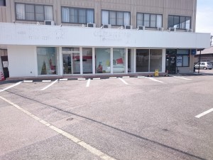 高見ビル駐車場