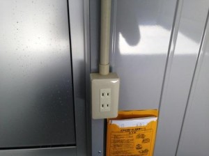 宝神5丁目シャッターガレージ