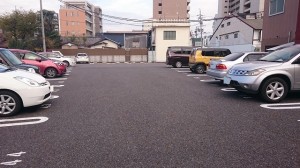 旭町１－４５駐車場