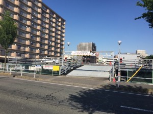新開町山岸製材所駐車場