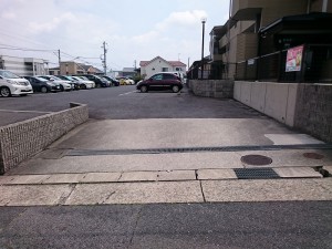 グランドヒルズ神の倉駐車場