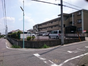 グランドヒルズ神の倉駐車場