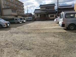 須ケ口駅前駐車場