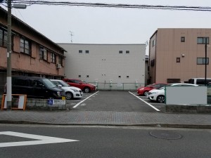 八千代荘駐車場