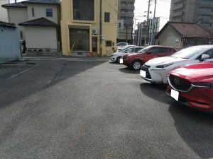 新出来町駐車場