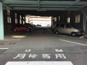 東側　正面