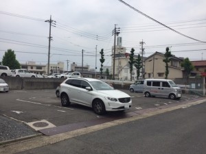 月極駐車場。野呂