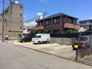 横堀町３丁目奥田駐車場