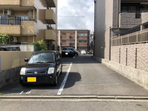 天塚町1丁目白木駐車場
