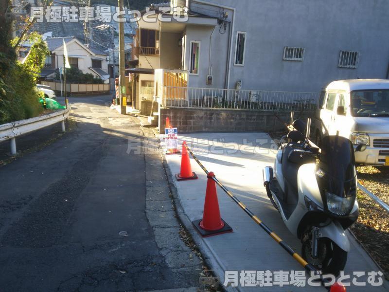 横須賀市汐入町5丁目23の月極駐車場3