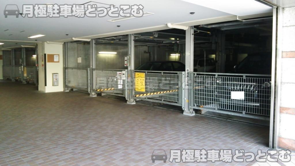 横浜市中区翁町2-8-2の月極駐車場2