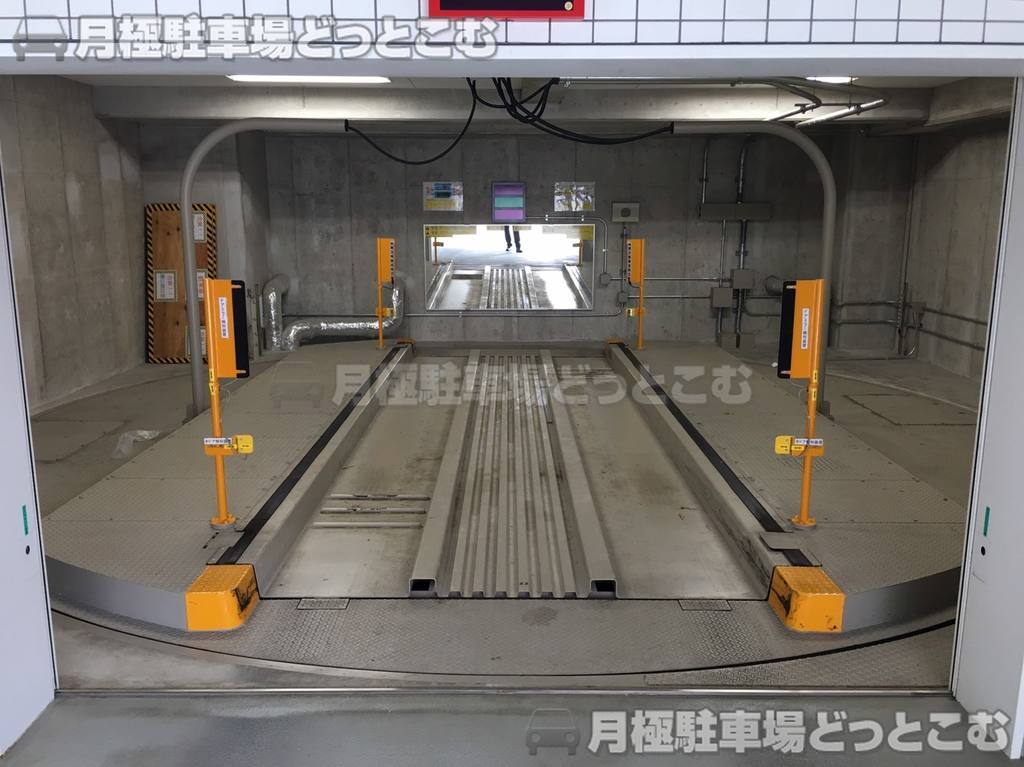川崎市宮前区馬絹2丁目2-16の月極駐車場3