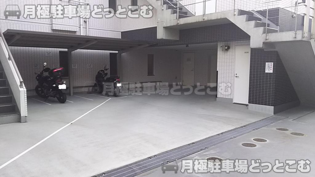 川崎市宮前区馬絹2丁目2-16の月極駐車場2