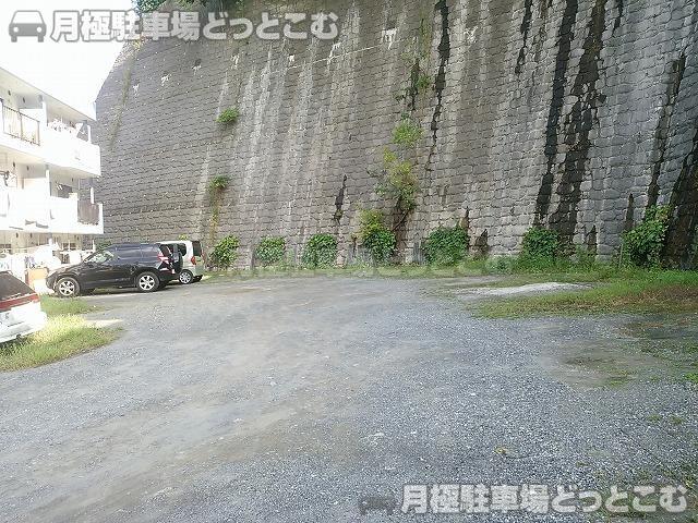 横浜市南区大岡3-24-1の月極駐車場2