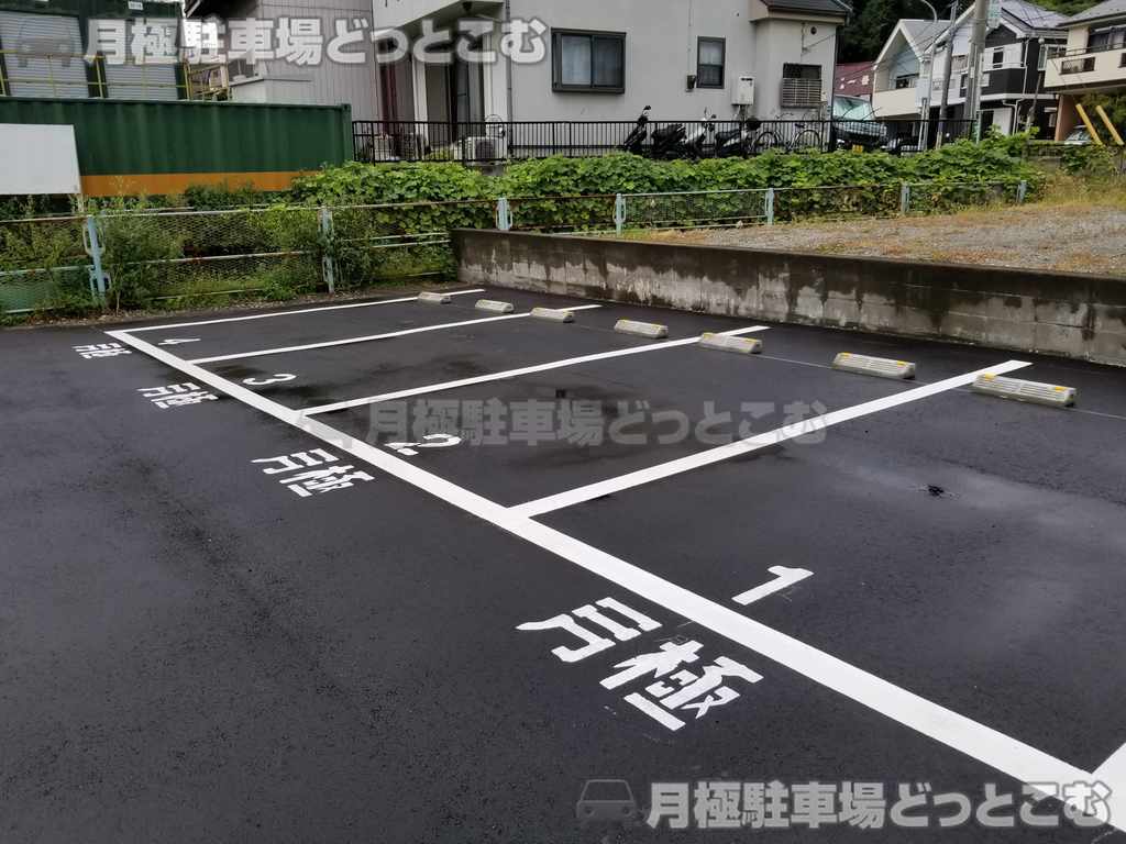 横浜市瀬谷区阿久和南2-1-7の月極駐車場1