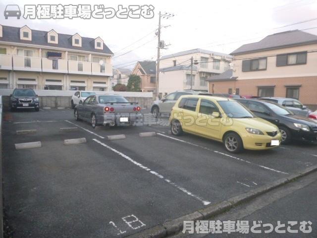 横浜市南区弘明寺町の月極駐車場1