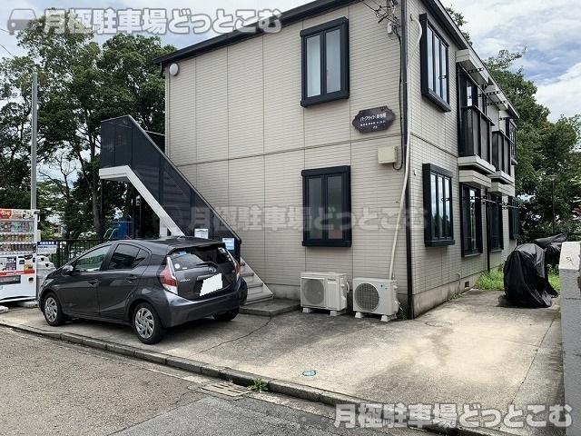 横浜市鶴見区東寺尾6丁目1305-1の月極駐車場1