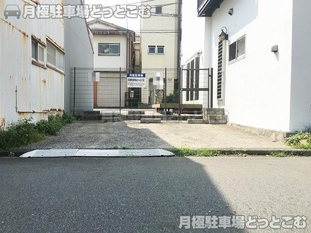 横浜市南区庚台37番5の月極駐車場2