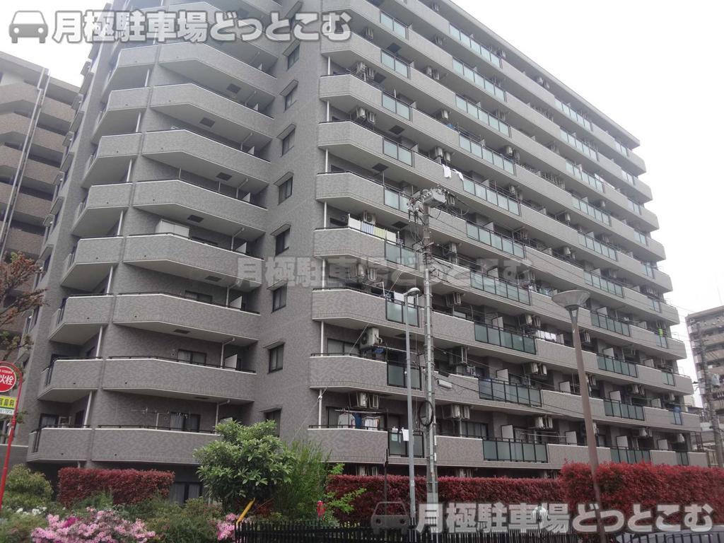 横浜市南区山王町1-8-2の月極駐車場1