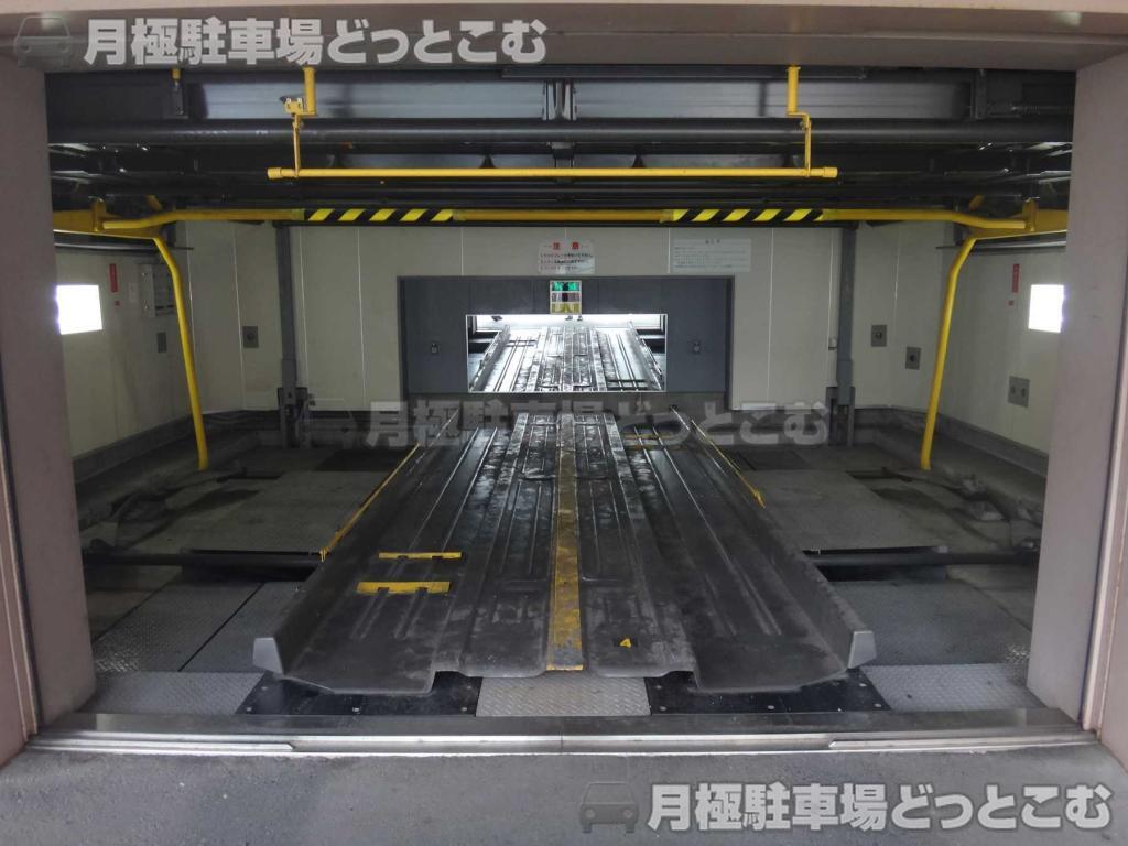 横浜市南区山王町1-8-2の月極駐車場3