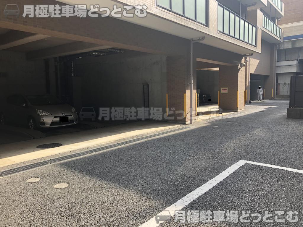 川崎市高津区溝口2-13-23の月極駐車場3