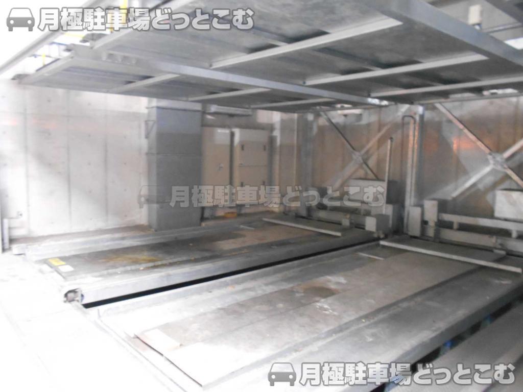 横浜市鶴見区鶴見中央4-27-8の月極駐車場2