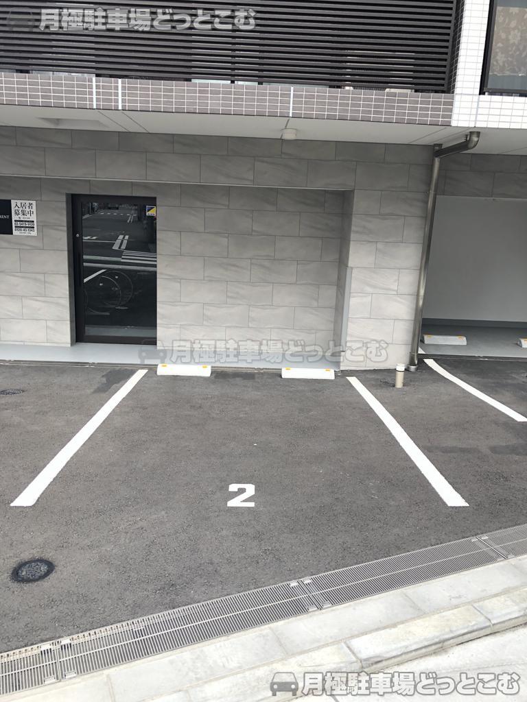 横浜市西区平沼1-19-4の月極駐車場2