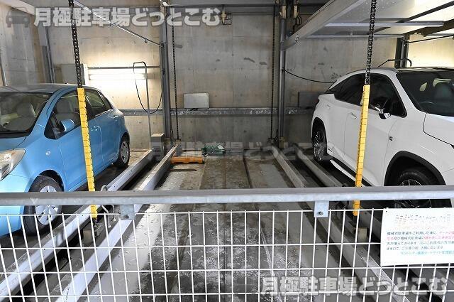 横浜市神奈川区栄町22-26の月極駐車場3