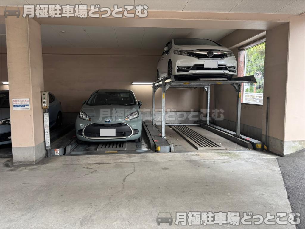 横浜市鶴見区獅子ケ谷1丁目23－1の月極駐車場2