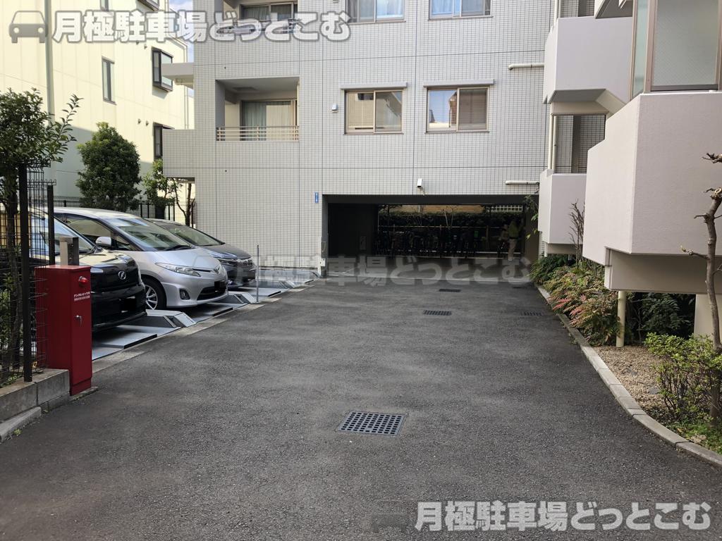 川崎市中原区丸子通2-428-1の月極駐車場2