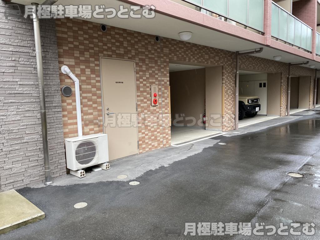 川崎市中原区木月4-16-5の月極駐車場1