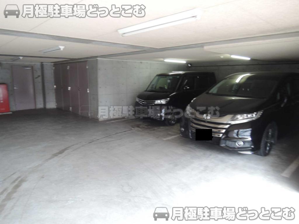 横浜市鶴見区鶴見中央5-10-11の月極駐車場2
