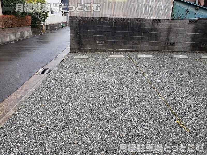平塚市纒621-1の月極駐車場2