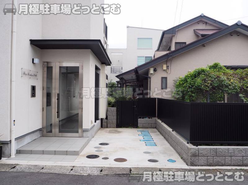 茅ケ崎市幸町16-12の月極駐車場3