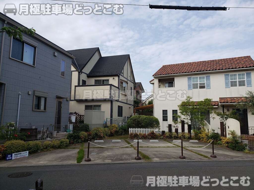 藤沢市鵠沼桜が岡2889-3, 2889-4の月極駐車場1