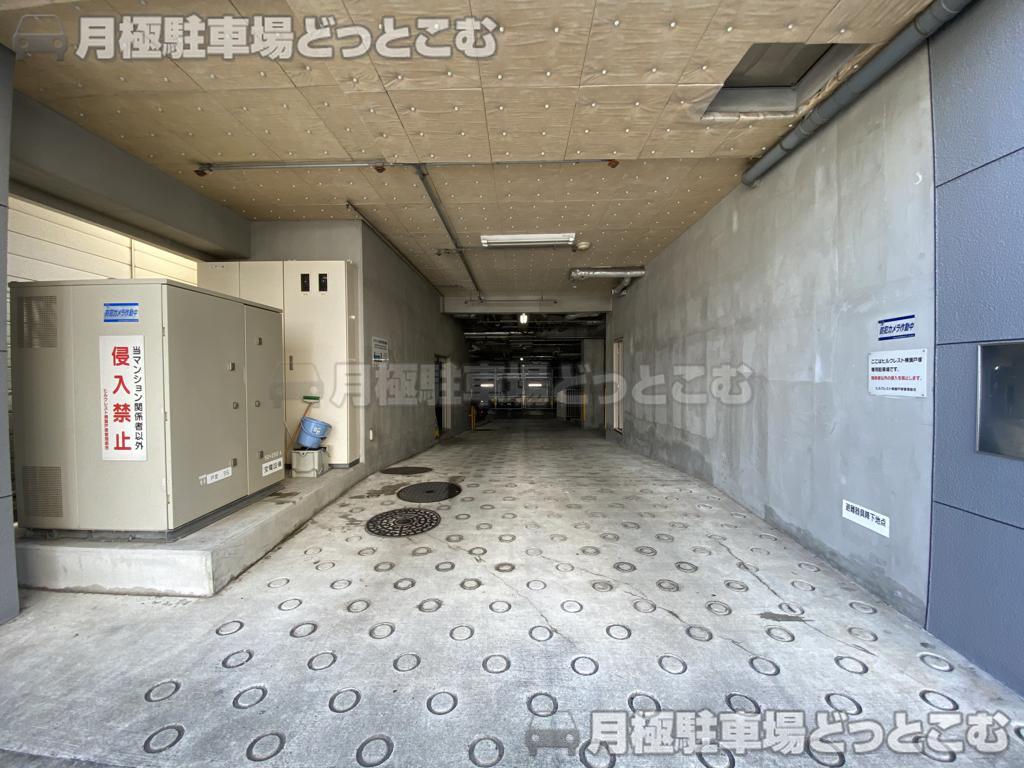 横浜市戸塚区戸塚町4105-1の月極駐車場3