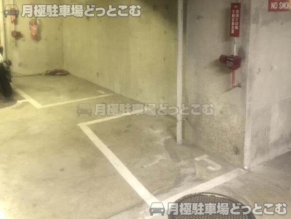 横浜市港北区菊名6-13-53の月極駐車場3