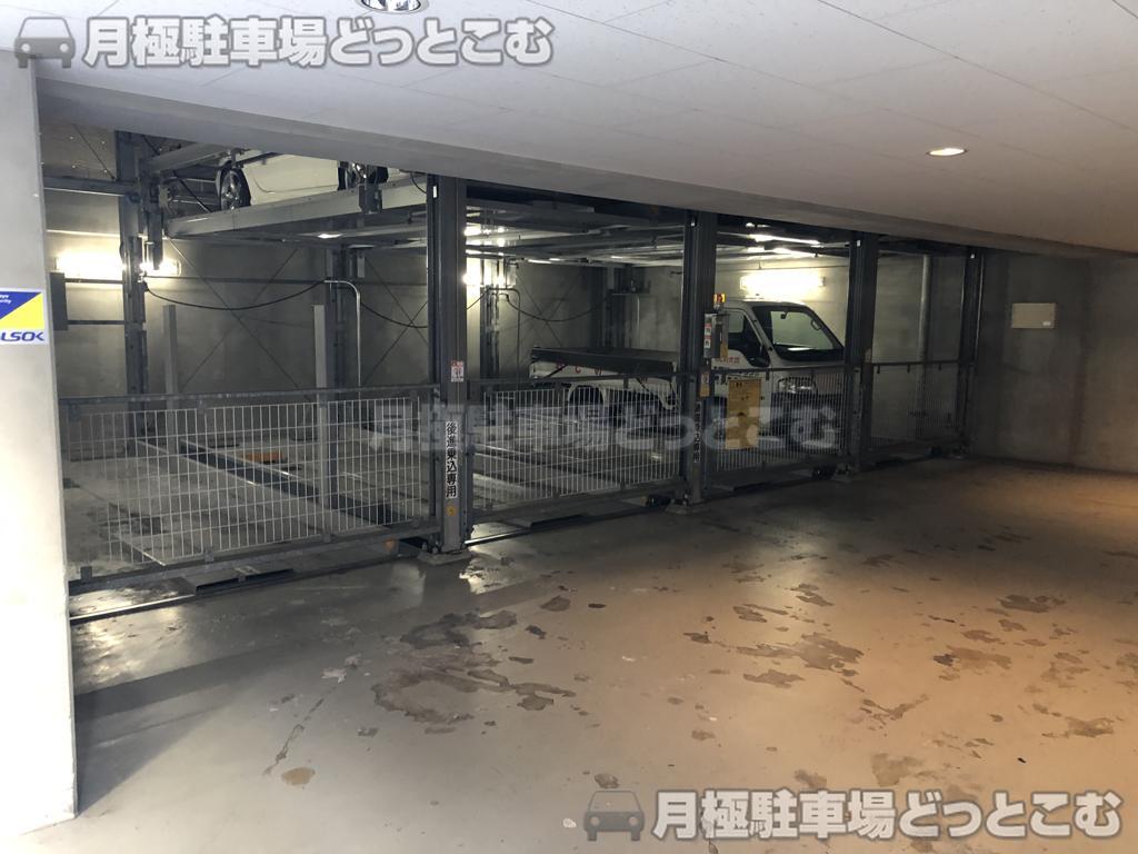 横浜市西区平沼1-3-22の月極駐車場2