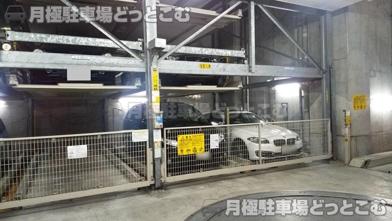 横浜市西区中央1-36-3の月極駐車場2
