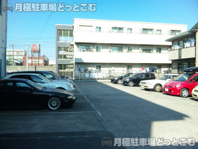横浜市鶴見区市場東中町12-1の月極駐車場2