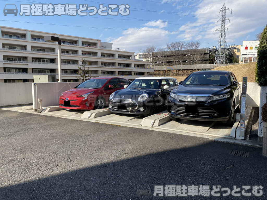 横浜市青葉区美しが丘5-2-1の月極駐車場2