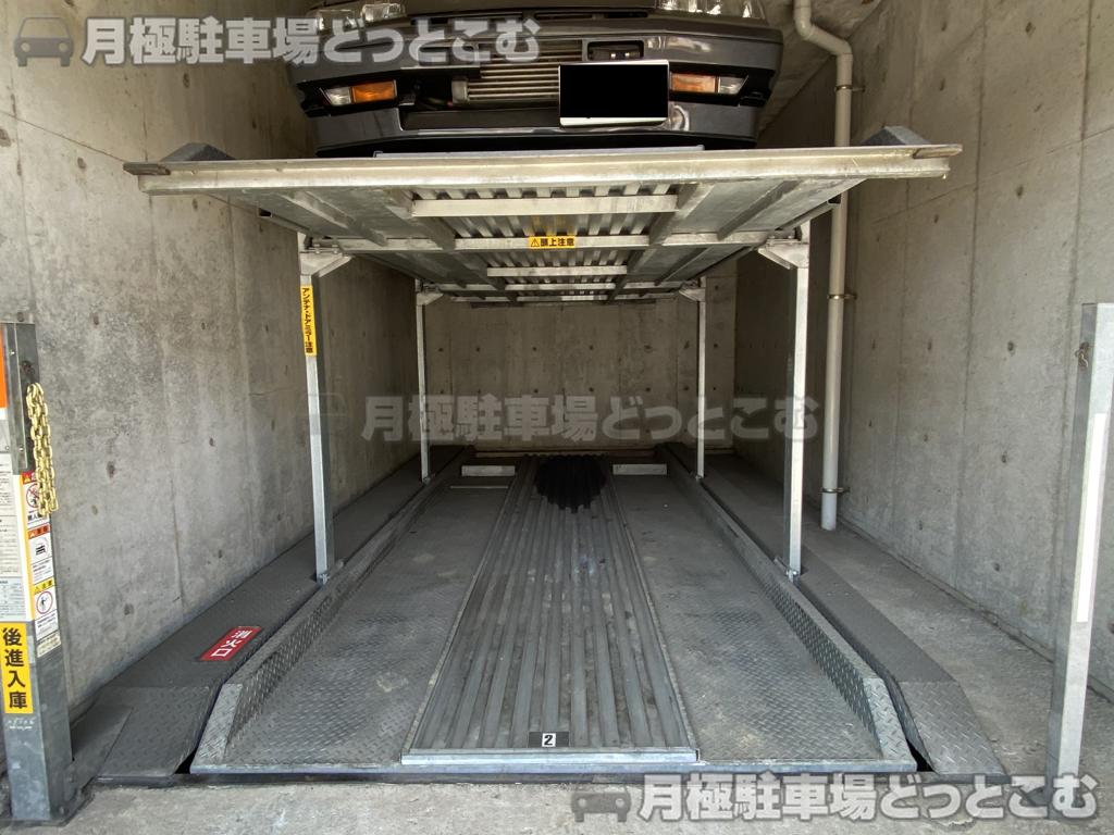 横浜市鶴見区鶴見1-12-36の月極駐車場1